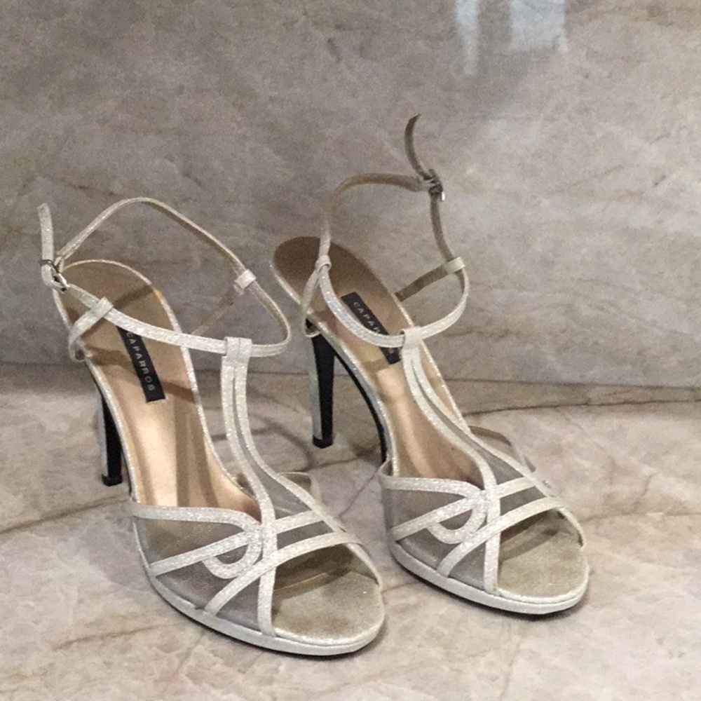 Just in time for the Holidays! EUC Women’s 10M Caparros Silver Sparkly High Heel